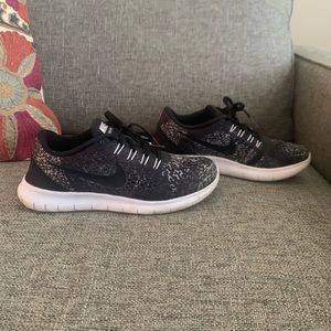 Nike free runs, size 7